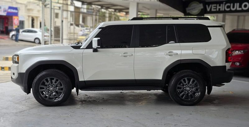 TOYOTA PRADO TXL 2025 GASOLINA  OPORTUNIDAD - imagen secundaria 1