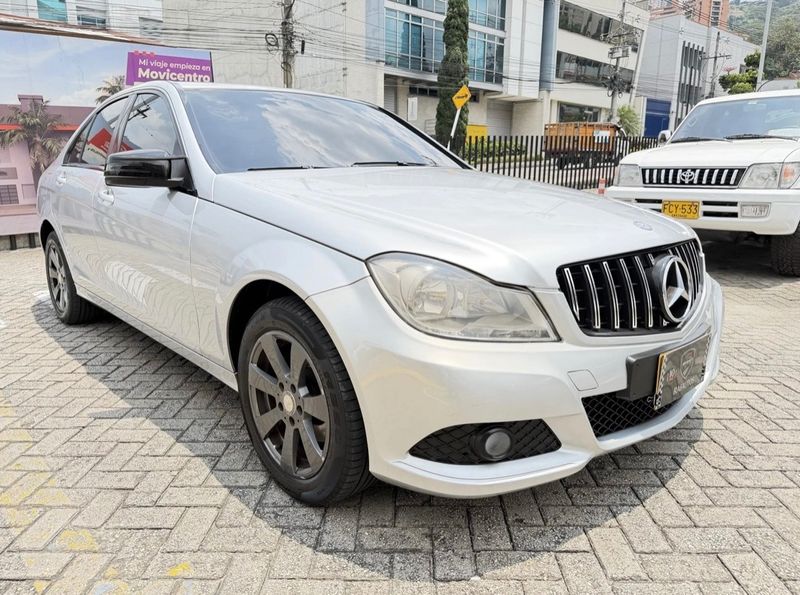 Mercedes Benz clase C - imagen secundaria 1