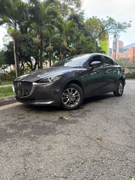 Mazda 2 Touring Sedan 2021 - imagen 1
