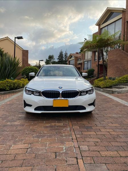 BMW 330e - imagen secundaria 1