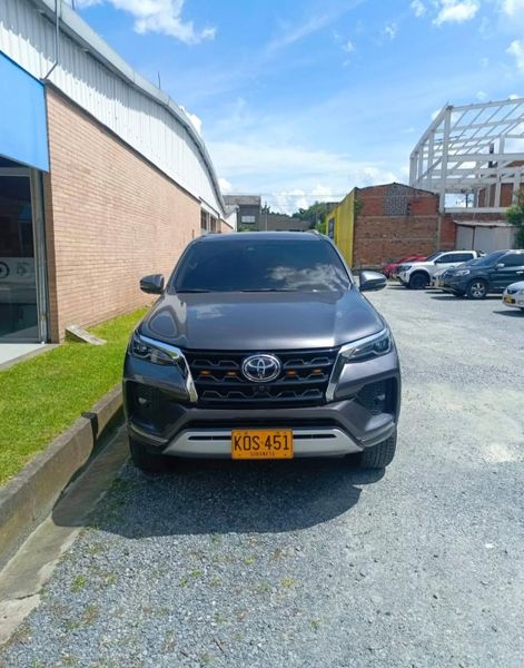 Toyota Fortuner SRV 2022 - imagen secundaria 2