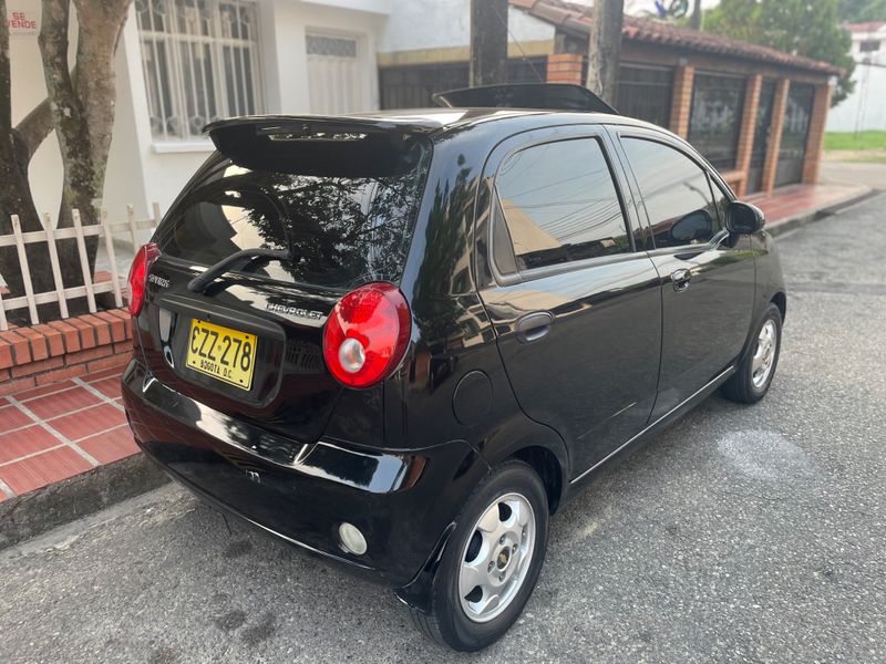 Chevrolet Spark LT version GO - imagen secundaria 2