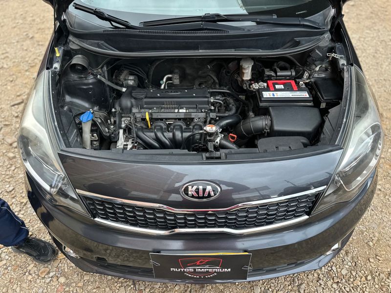 kIA RIO UBX - imagen secundaria 2
