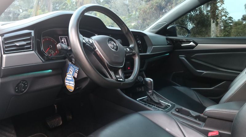 Volkswagen Jetta R-line - imagen secundaria 1