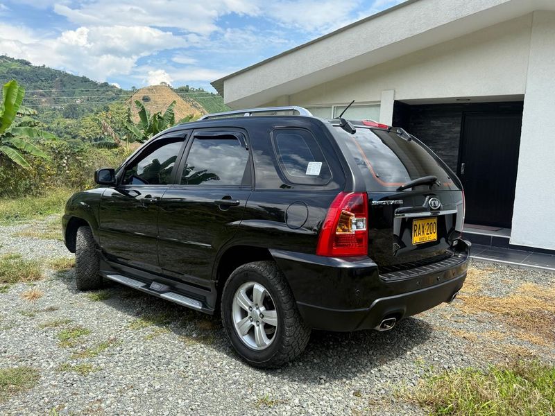 KIA Spotage FQ 4x4 Automatica 2011 - imagen secundaria 2