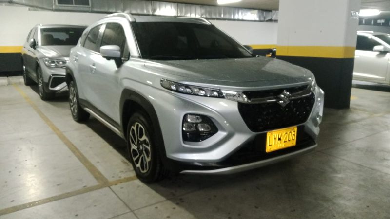 Suzuki Fronx 1.5 Glx Aut Hibrida - imagen secundaria 1