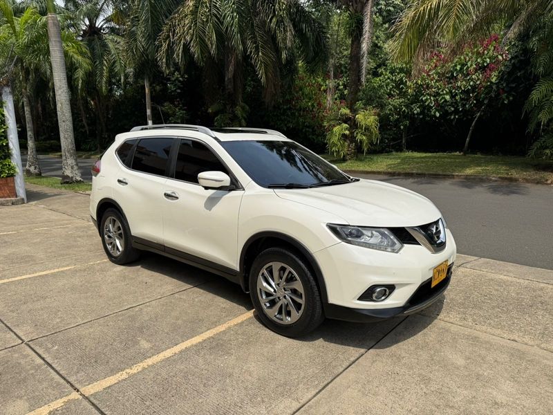 NISSAN XTRAIL EXCLUSIVE 7 PUESTOS 2017 4X4 AUTOMÁTICA - imagen secundaria 2