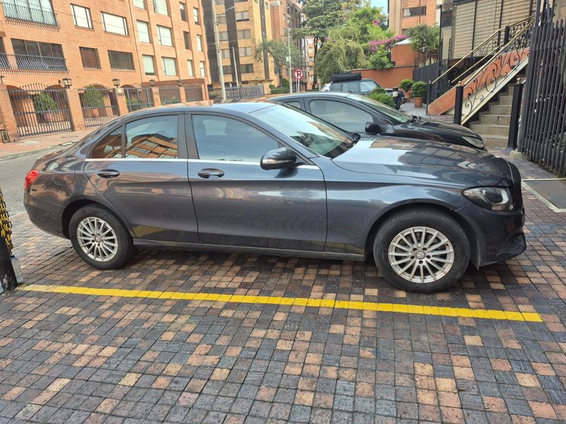 Mercedes Benz C180 - imagen secundaria 2