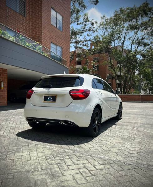 Mercedes Benz a200 - imagen secundaria 1