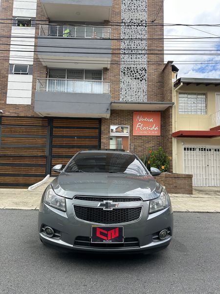 CHEVROLET CRUZE - imagen secundaria 1