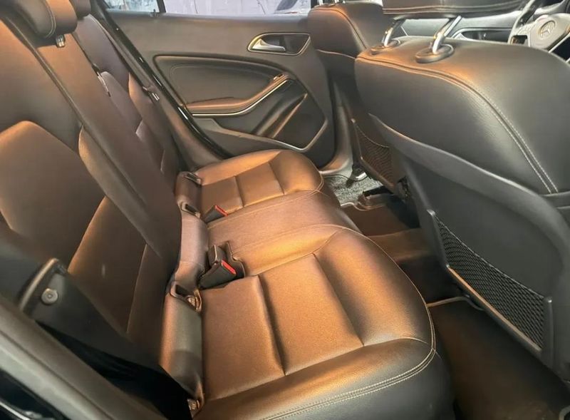 Mercedes Benz GLA200 2015 - imagen secundaria 1