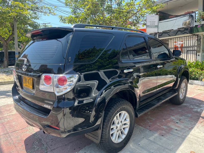 TOYOTA FORTUNER 2015 - imagen secundaria 1