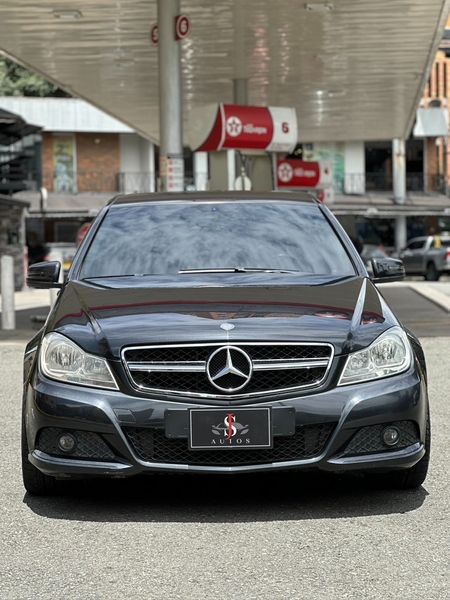 Mercedes Benz C-180 AMG - imagen secundaria 1