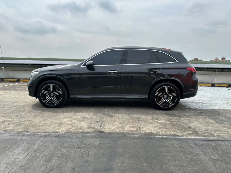 MERCEDES BENZ GLC 300 2024 - imagen secundaria 2