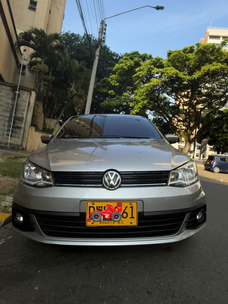 Volkswagen Gol Highline - imagen secundaria 1