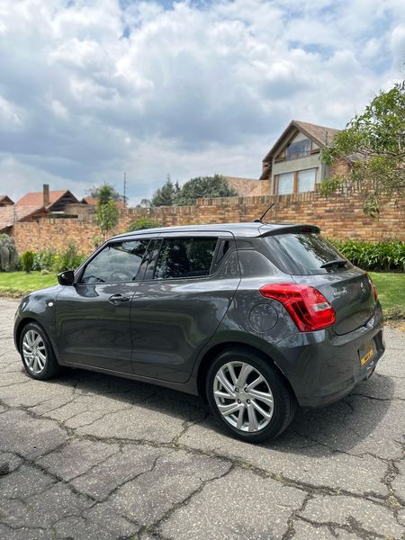 Suzuki Swift híbrido - imagen secundaria 2