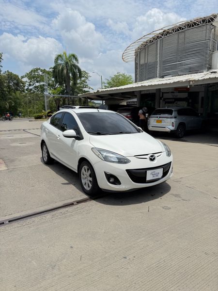 Mazda 2 Sedán 1.5cc 2011 - imagen secundaria 1
