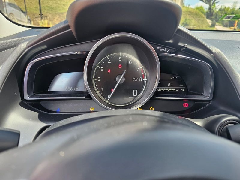 Mazda 2 carbon - imagen secundaria 2