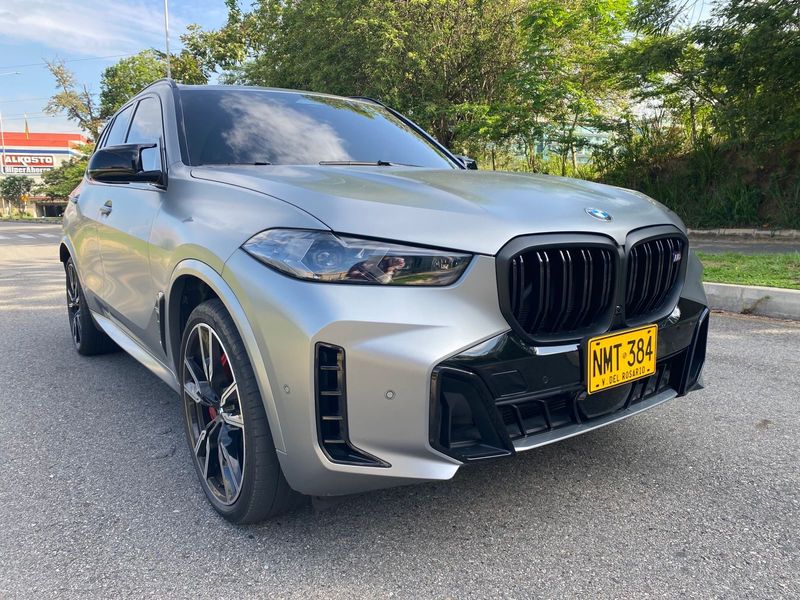 BMW X5 M60i - imagen secundaria 1