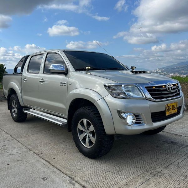Toyota Hilux Vigo 3.0 2010 diesel - imagen secundaria 2