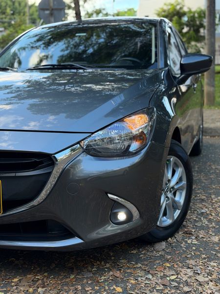 Mazda 2 - imagen secundaria 1