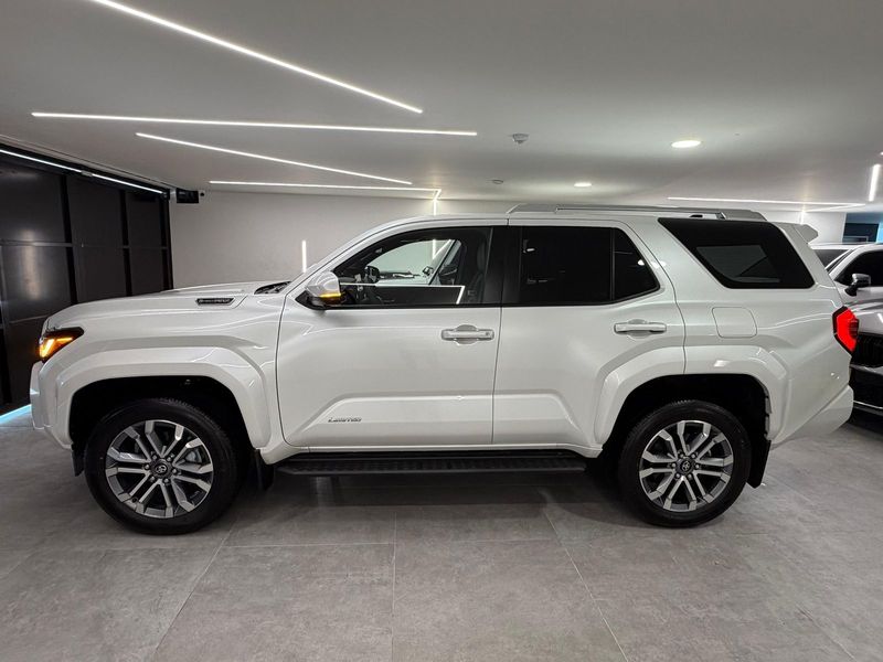 Toyota 4Runner Limited Híbrida 2026 - imagen secundaria 2
