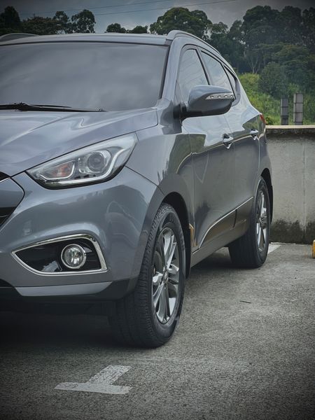 Hyundai Tucson ix 35 versión style - imagen secundaria 1