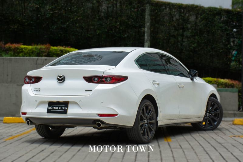 Mazda 3 Grand Touring LX Carbon Edition 2.5 AT 2025 - imagen secundaria 2